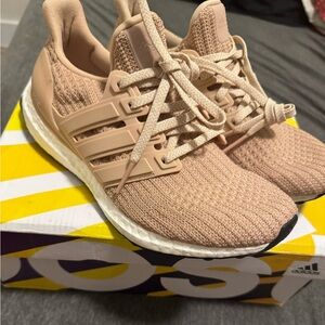 Adidas UltraBOOST Women's Shoes - Light Pink